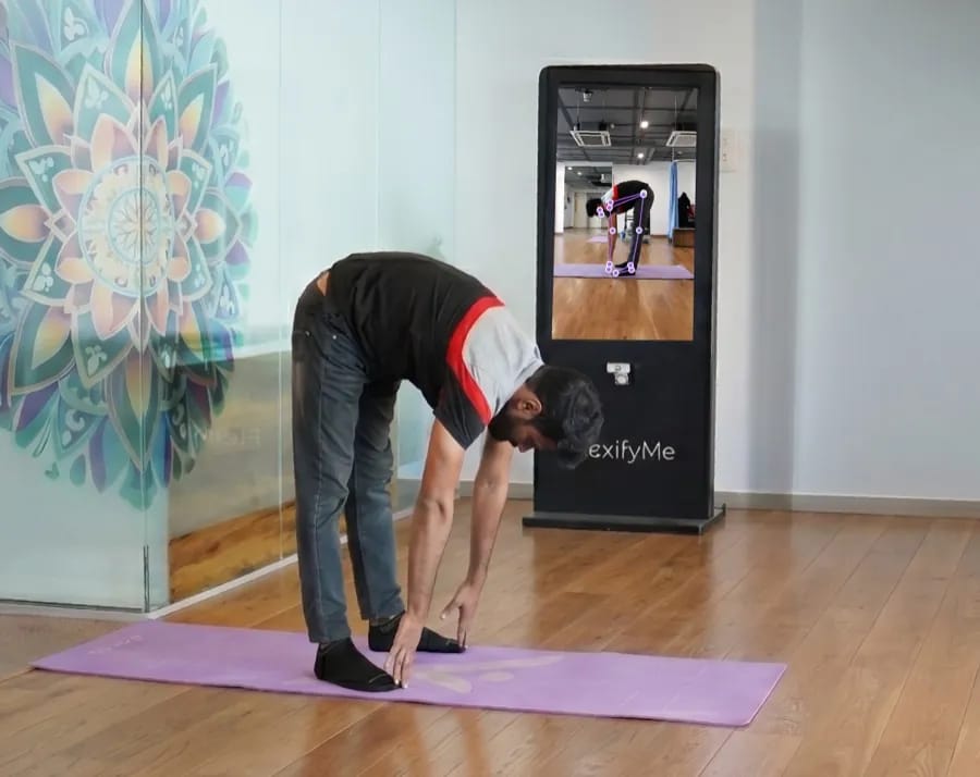 AI posture analysis of a patient with skeletal tracking overlay