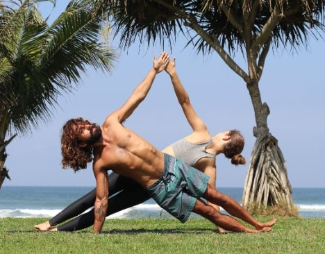 Side Plank With Leg Lift couple yoga pose